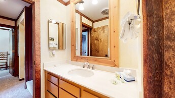 Mammoth West 143 Quiet Condo With Amazing Mountain Views and A Short W