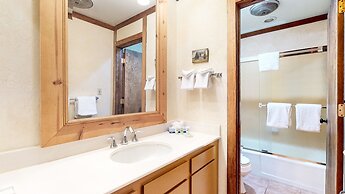 Mammoth West 143 Quiet Condo With Amazing Mountain Views and A Short W