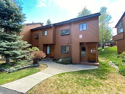 Snowflower 81 Mountain Rustic with Great Complex Amenities, On The Shu