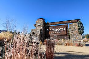 Mammoth West 106 Spacious Condo Just A Short Walk to Canyon Lodge by R