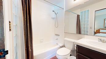 Mammoth West 106 Spacious Condo Just A Short Walk to Canyon Lodge by R