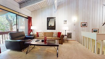Mammoth West 106 Spacious Condo Just A Short Walk to Canyon Lodge by R
