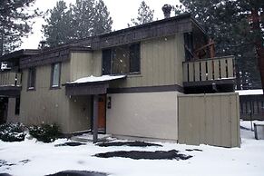 Chateau de Montagne 42 Spacious and Updated Family Townhome with Priva