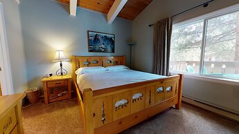 Chateau de Montagne 42 Spacious and Updated Family Townhome with Priva