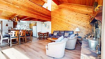 Snowflower 68 Spacious End Unit With Great Complex Amenities, Quiet Lo