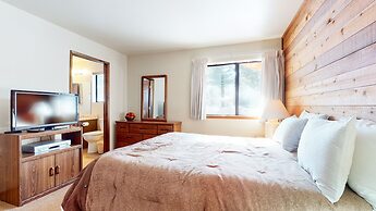 Snowflower 68 Spacious End Unit With Great Complex Amenities, Quiet Lo