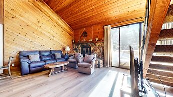 Snowflower 68 Spacious End Unit With Great Complex Amenities, Quiet Lo