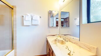 Snowflower 68 Spacious End Unit With Great Complex Amenities, Quiet Lo