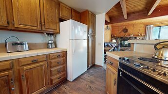 Snowflower 68 Spacious End Unit With Great Complex Amenities, Quiet Lo