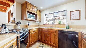 Snowflower 68 Spacious End Unit With Great Complex Amenities, Quiet Lo