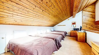 Snowflower 68 Spacious End Unit With Great Complex Amenities, Quiet Lo