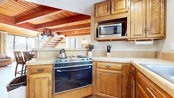 Snowflower 68 Spacious End Unit With Great Complex Amenities, Quiet Lo