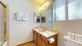 Snowflower 68 Spacious End Unit With Great Complex Amenities, Quiet Lo