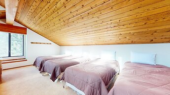 Snowflower 68 Spacious End Unit With Great Complex Amenities, Quiet Lo