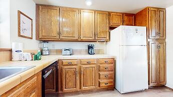 Snowflower 68 Spacious End Unit With Great Complex Amenities, Quiet Lo