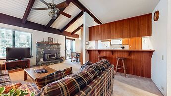 Discovery 4 104 Pet-Friendly Rustic Mountain Cabin, Close to Canyon Lo