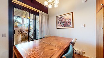 Discovery 4 104 Pet-Friendly Rustic Mountain Cabin, Close to Canyon Lo