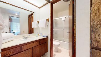 Discovery 4 104 Pet-Friendly Rustic Mountain Cabin, Close to Canyon Lo