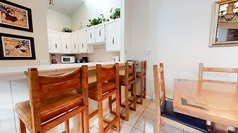 Chateau de Montagne 29 Updated and Spacious with Private Washer Dryer,