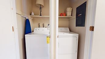 Chateau de Montagne 29 Updated and Spacious with Private Washer Dryer,