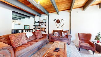 Val DIsere 6 Pet-Friendly Mountain Rustic Spacious Condo only Short Wa