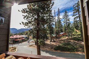 Val DIsere 6 Pet-Friendly Mountain Rustic Spacious Condo only Short Wa