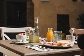 Talbot and Bons Boutique Bed & Breakfast