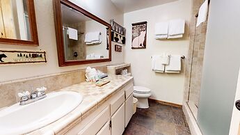 Villa de los Pinos 16 Rustic, Pet-Friendly with Gorgeous Mountain View