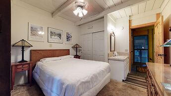 Villa de los Pinos 16 Rustic, Pet-Friendly with Gorgeous Mountain View