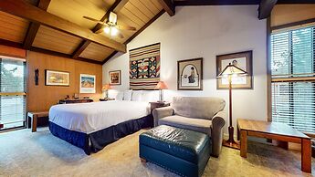 Villa de los Pinos 16 Rustic, Pet-Friendly with Gorgeous Mountain View