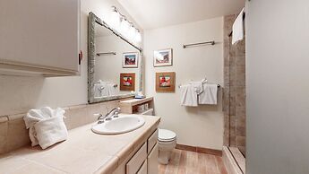 Villa de los Pinos 16 Rustic, Pet-Friendly with Gorgeous Mountain View