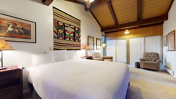 Villa de los Pinos 16 Rustic, Pet-Friendly with Gorgeous Mountain View