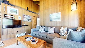 Chateau Blanc 25 Cozy with Gorgeous Mountain Views, On the Shuttle Rou