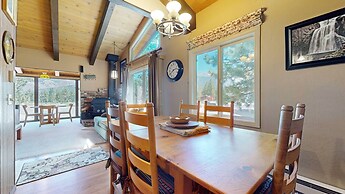 Chateau Blanc 25 Cozy with Gorgeous Mountain Views, On the Shuttle Rou