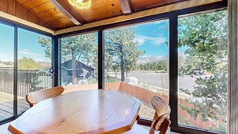 Chateau Blanc 25 Cozy with Gorgeous Mountain Views, On the Shuttle Rou