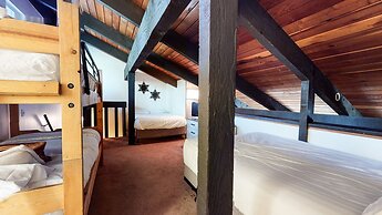 Horizons 4 150 Mountain Rustic, Walk To Shops and Restaurants, On Shut