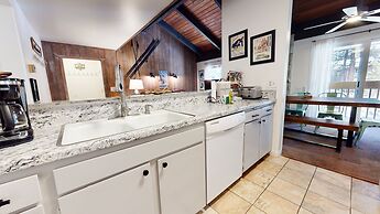 Horizons 4 150 Mountain Rustic, Walk To Shops and Restaurants, On Shut