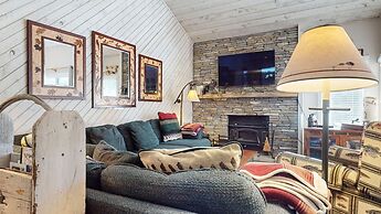 Snowcreek II 202 Remodeled, Light and Bright Condo with Washer Dryer b