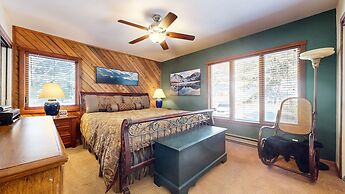 Snowcreek II 202 Remodeled, Light and Bright Condo with Washer Dryer b