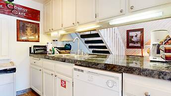 Snowcreek II 202 Remodeled, Light and Bright Condo with Washer Dryer b