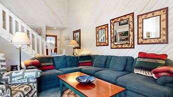 Snowcreek II 202 Remodeled, Light and Bright Condo with Washer Dryer b