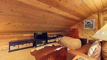 Snowcreek II 202 Remodeled, Light and Bright Condo with Washer Dryer b