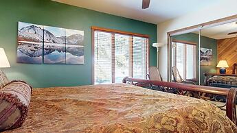 Snowcreek II 202 Remodeled, Light and Bright Condo with Washer Dryer b