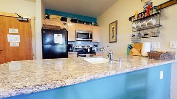 Sunstone 127 Modern Condo At Sunstone Lodge with Great Complex Ameniti