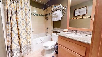 Sunstone 127 Modern Condo At Sunstone Lodge with Great Complex Ameniti