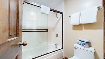 Sierra Megeve 8 Cozy Yet Spacious Condo, Just A Short Walk To Canyon L