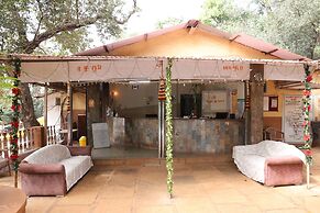 Gujarat Bhavan Hotel