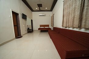 Gujarat Bhavan Hotel