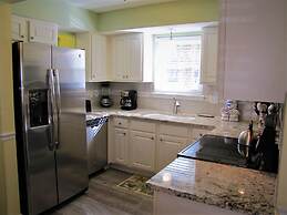 Windancer Cottages by Crystal Waters