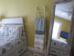 Windancer Cottages by Crystal Waters